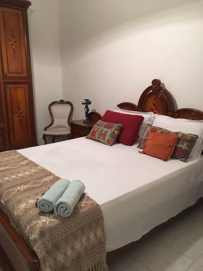 Rent Room Joe Via Dante 77 Solarino Bagian luar foto